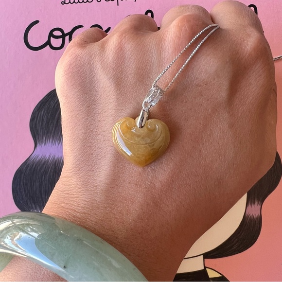 Jewelry - 💚Mini Yellow Jade Heart Pendant (authentic) Rare